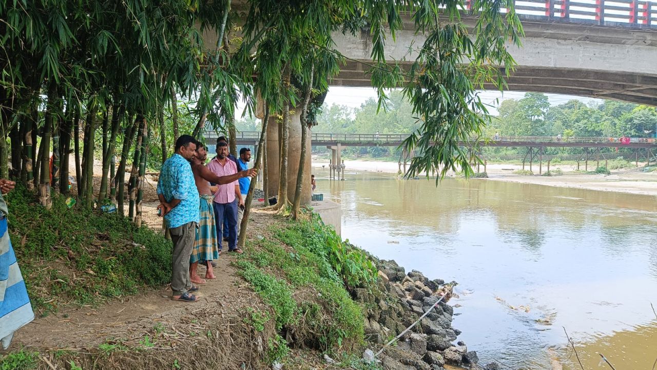 তেতুলিয়ায় করতোয়া নদীর তীব্র ভাঙ্গনো ক্ষতিগ্রস্ত এলাকায় পরিদর্শন