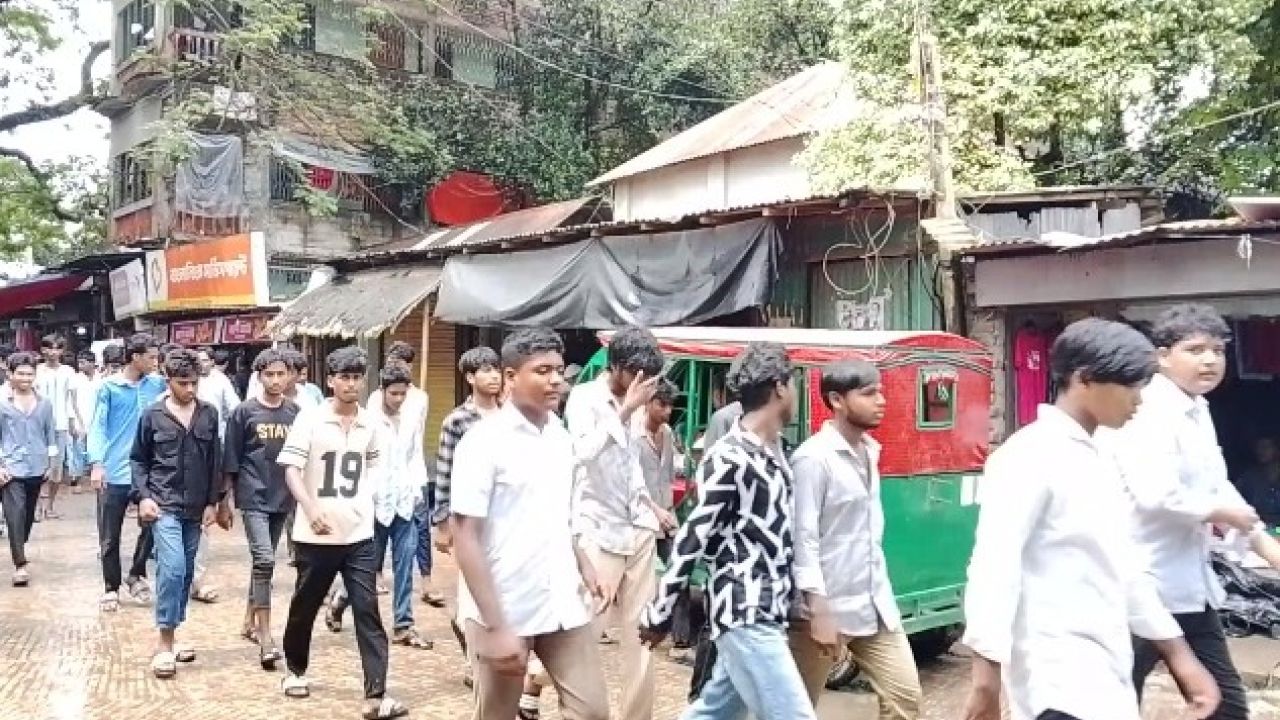 মানিকগঞ্জ জেলায় উৎসবমুখর পরিবেশে দিনব্যাপ বিএনপির প্রতিষ্ঠা বার্ষিকী পালিত  