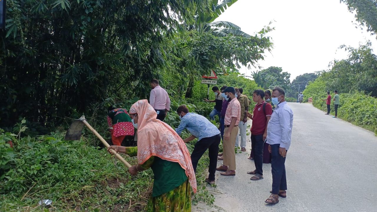 তেঁতুলিয়ায় ভার্চ্যুয়ালি ডেঙ্গু প্রতিরোধ কর্মসূচির উদ্বোধন ও বিশেষ পরিচ্ছন্নতা অভিযান